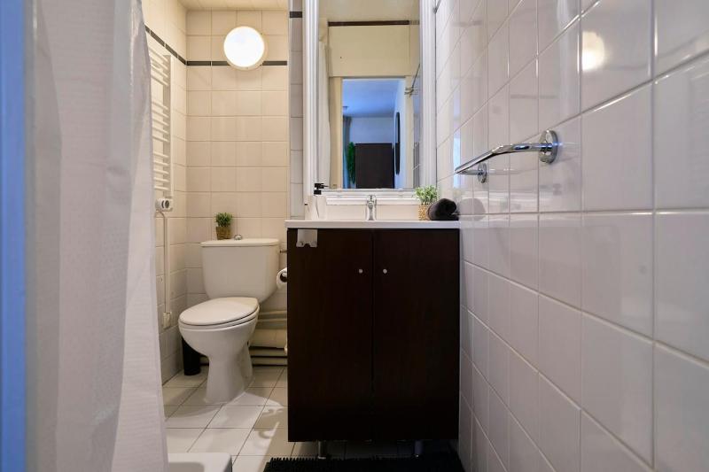 Elegant studio heart of Vauban Lille - image 14