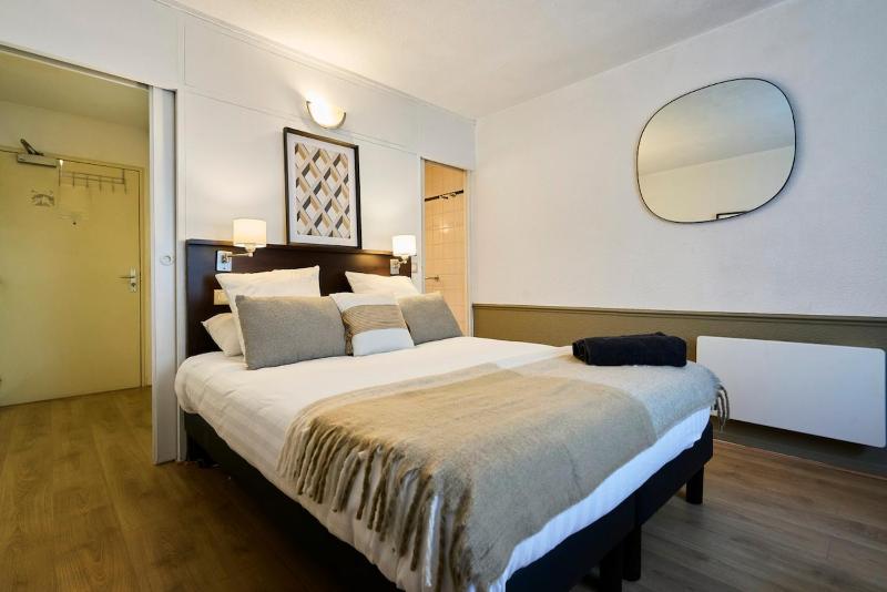 Elegant studio heart of Vauban Lille - image 1