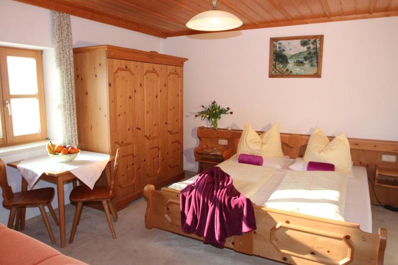 One-Bedroom Apartment image 3