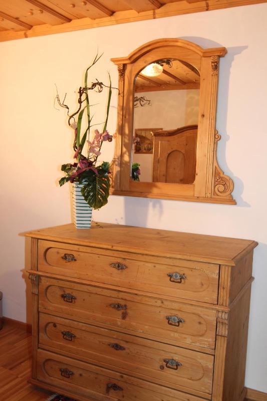 One-Bedroom Apartment image 2