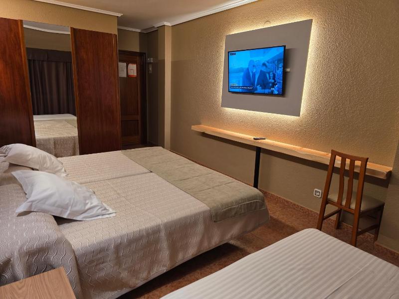Triple Room image 2