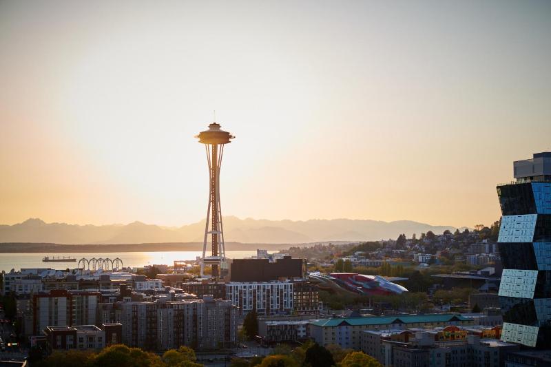 Space Needle Studio Suite image 3