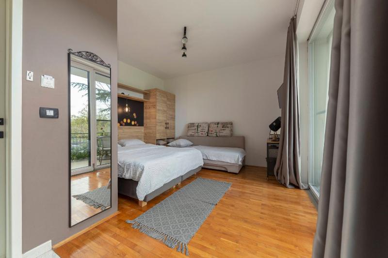 Quadruple Room image 2