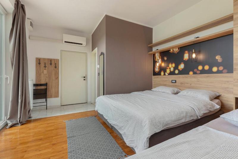 Quadruple Room image 3