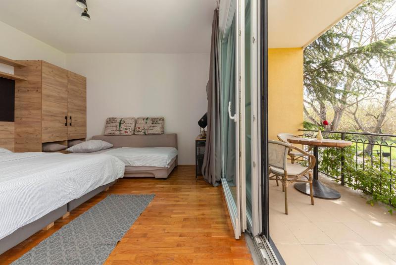 Quadruple Room image 4