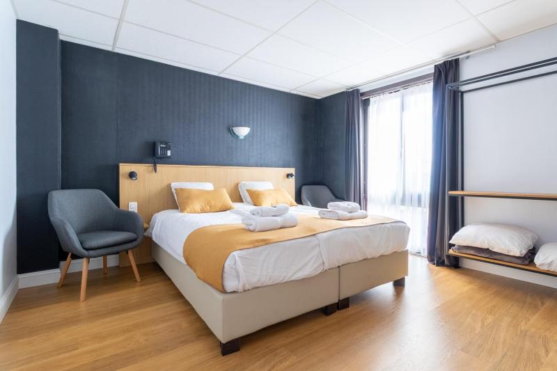 Double Room image 4