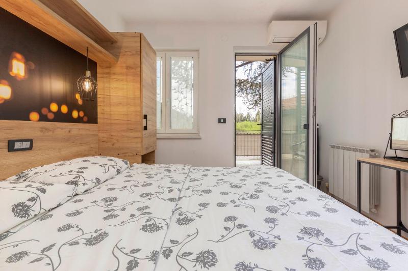 Double Room with Terrace image 1