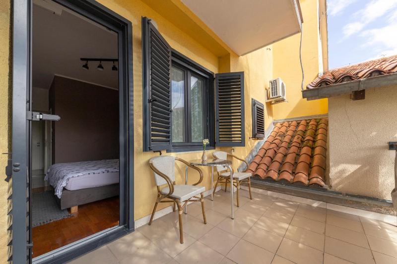 Double Room with Terrace image 2
