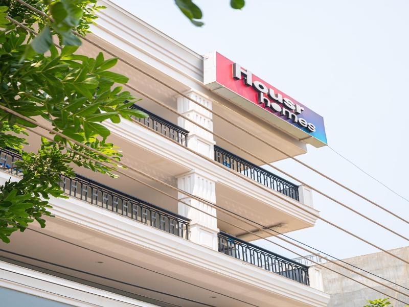 Housr Sector 28 Near to Phase 1 Metro Station - image 12
