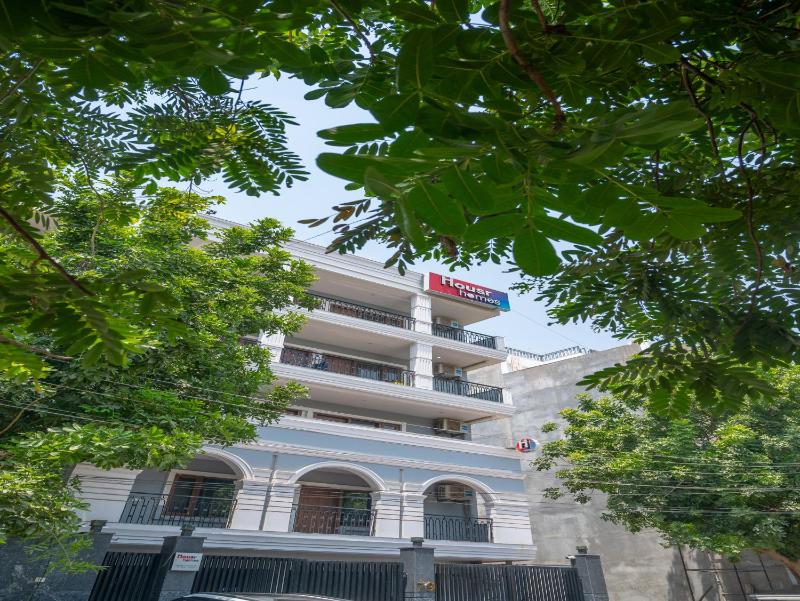 Housr Sector 28 Near to Phase 1 Metro Station - image 1