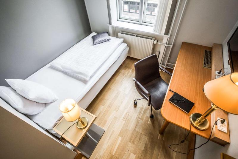 Economy Single Room image 4