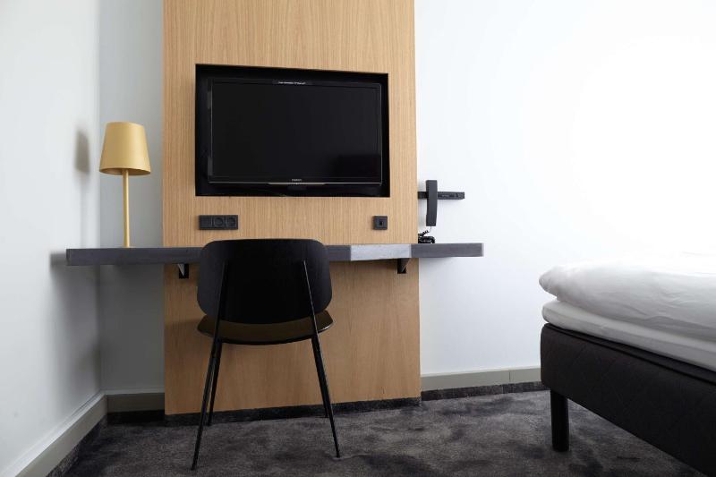 Standard Single Room image 4