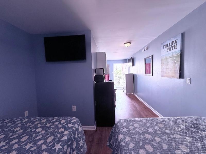 Deluxe Room with Kitchenette image 4