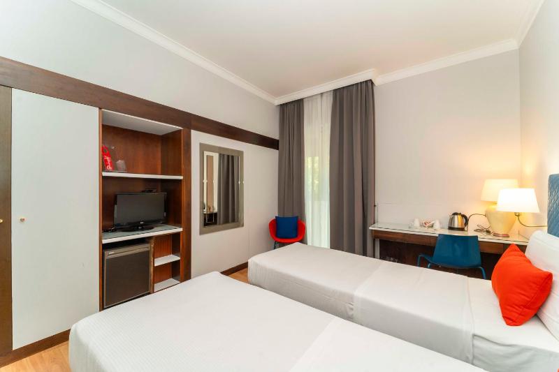 Single Room image 2