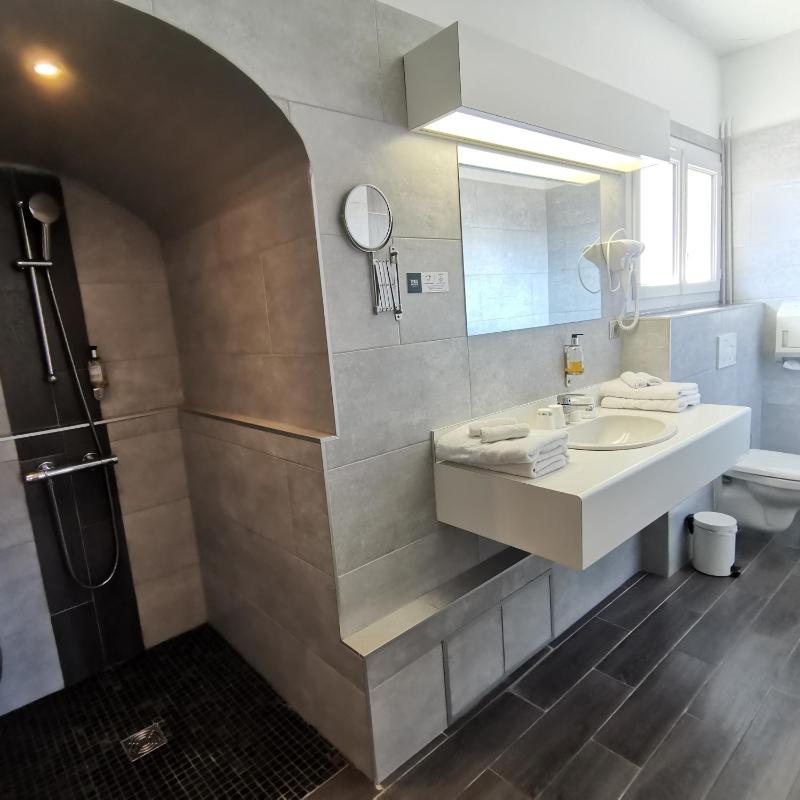 Quadruple Room image 2