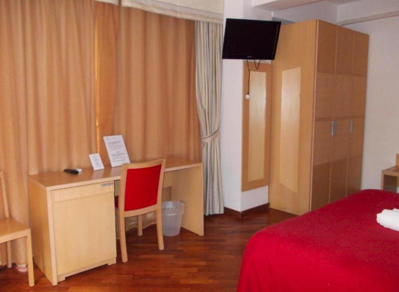 Triple Room image 2