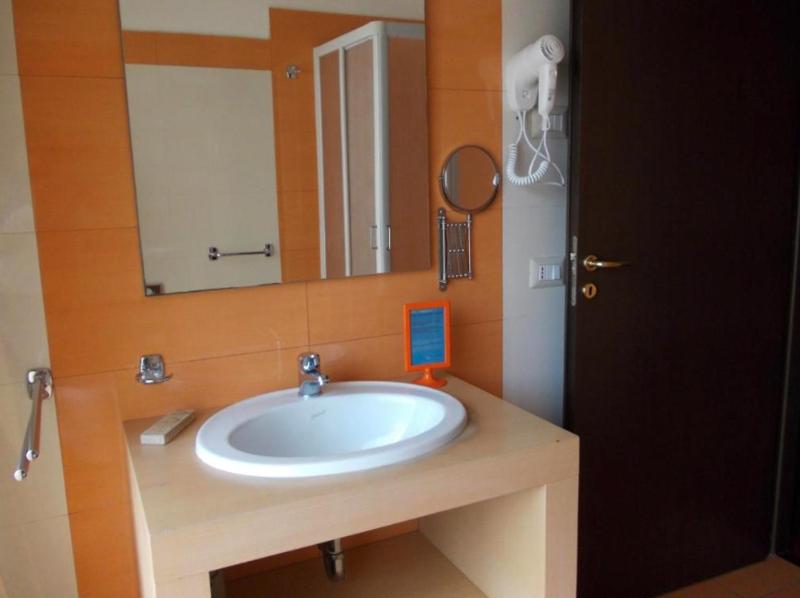 Triple Room image 3