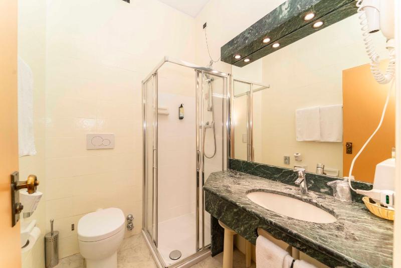 Economy Single Room image 2