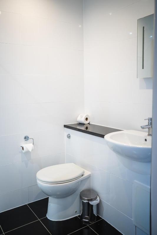 Deluxe Double Room with Extra Bed image 3