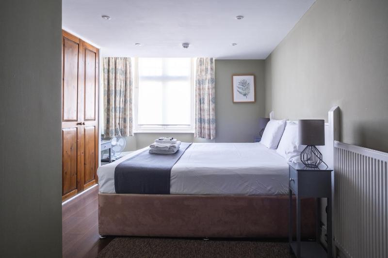 Classic Double Room image 1