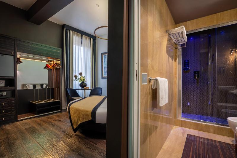 Superior Double or Twin Room image 4