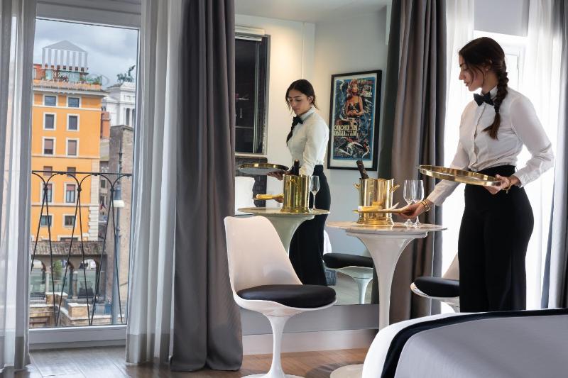 Junior Suite with City View image 4