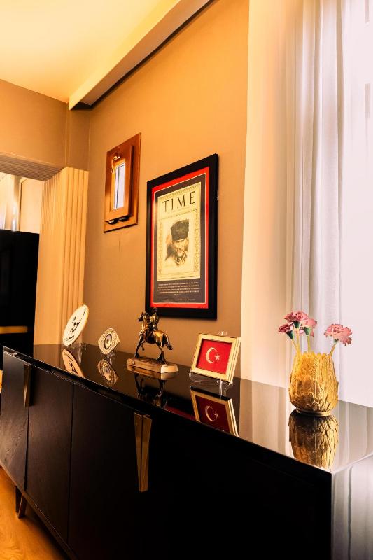 King Suite image 2