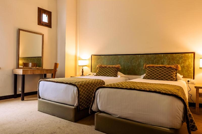 Standard Double Room image 3