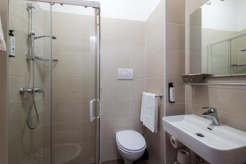Small Double Room image 4