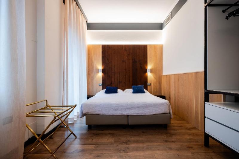 Superior Twin or Double Room image 1