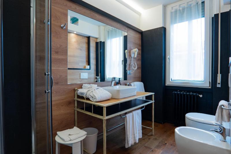 Superior Twin or Double Room image 3
