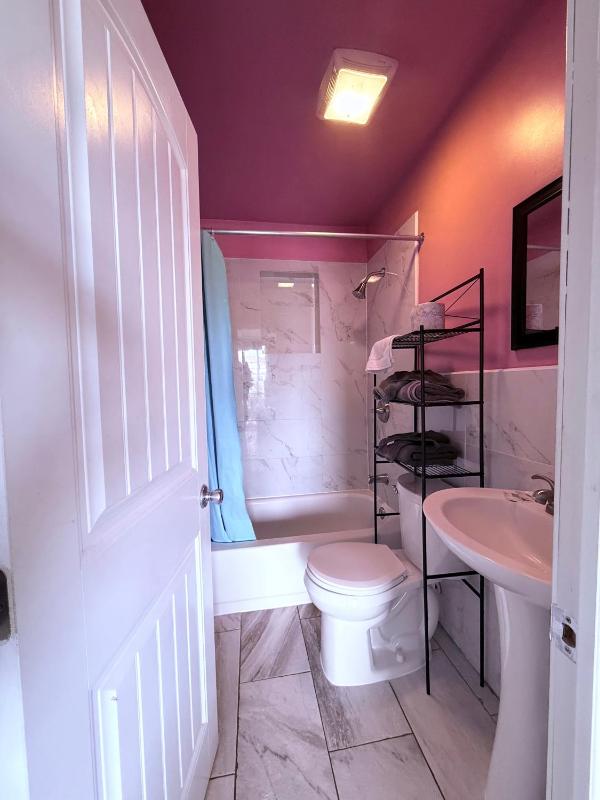 King Room with Kitchenette image 3