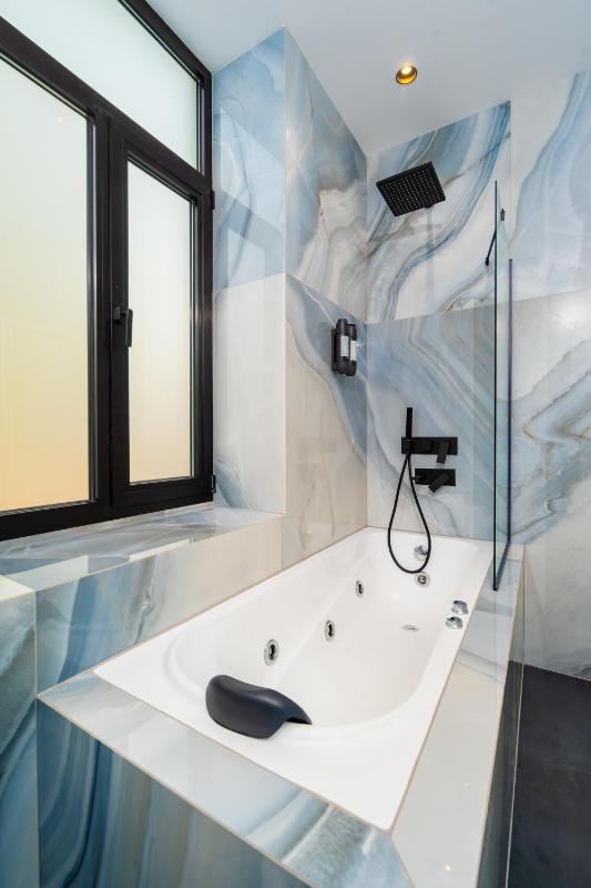Junior Suite - Free Spa Access image 4