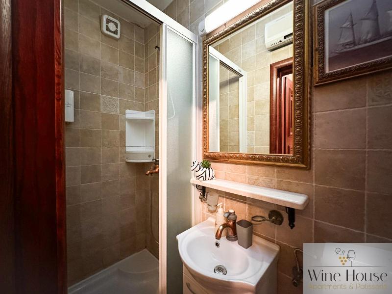 Studio Apartment image 2