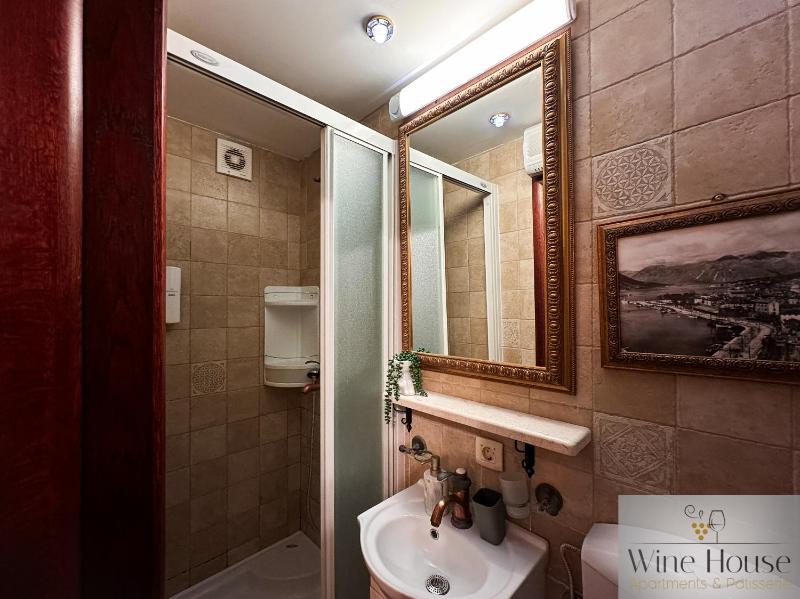 Studio Apartment image 3