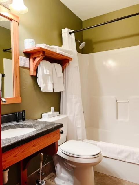 Double Room image 4