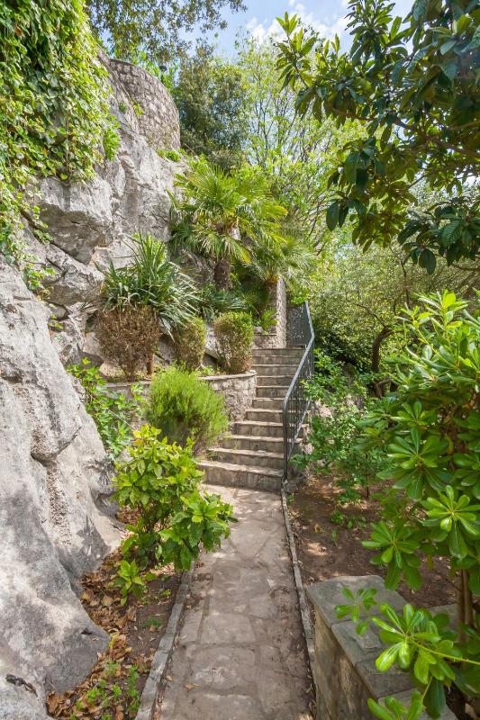 Two-Bedroom Villa image 2