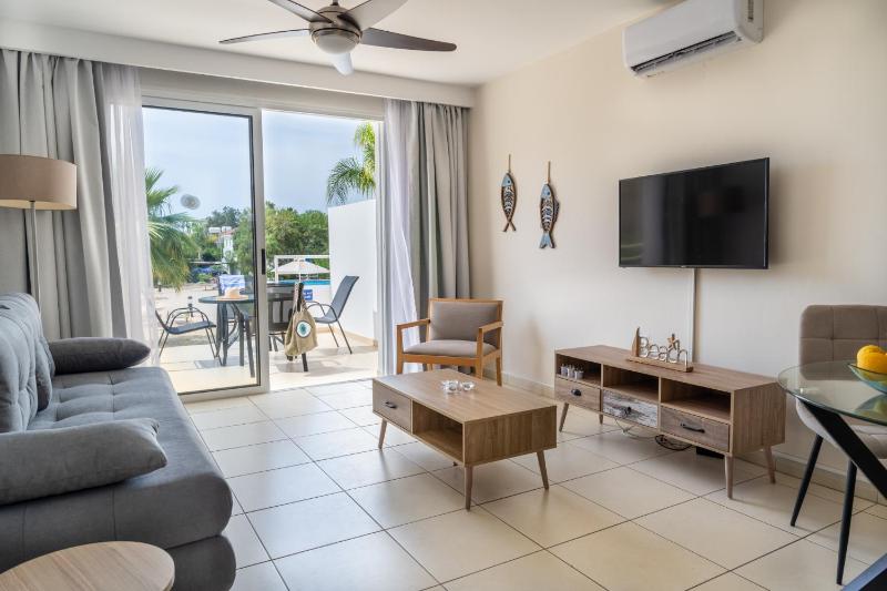 Lontos Nissi 3 Pool Access Apartment - image 12