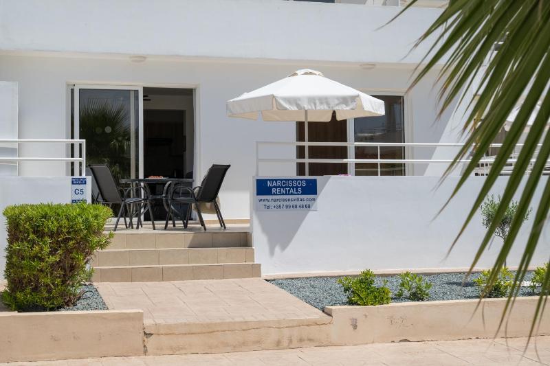 Lontos Nissi 3 Pool Access Apartment - image 16