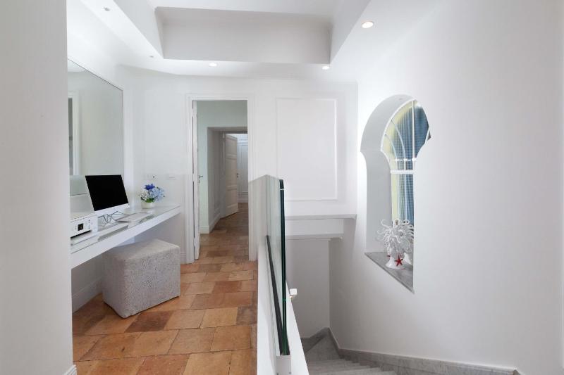 AMORE RENTALS - The Square Penthouse - image 49
