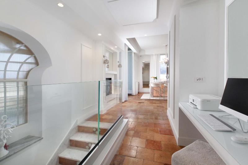 AMORE RENTALS - The Square Penthouse - image 5