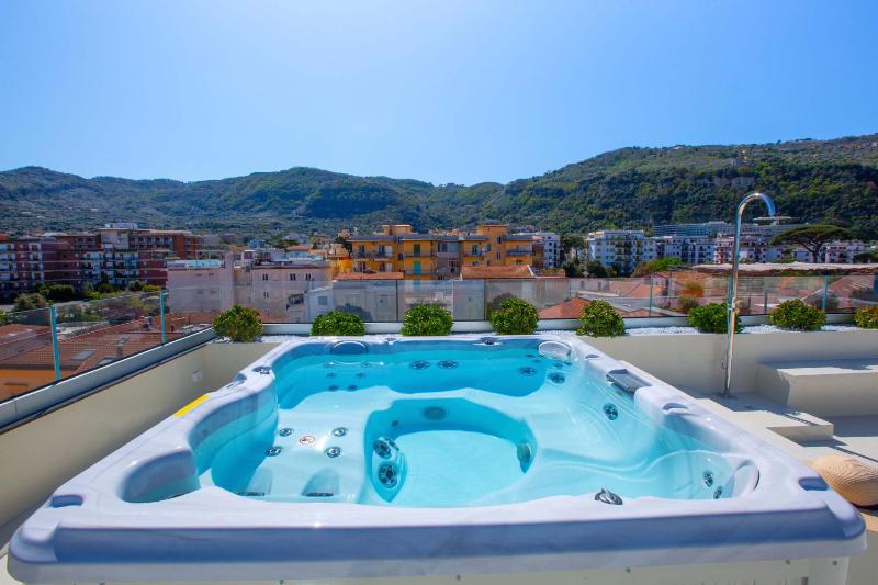 AMORE RENTALS - The Square Penthouse - image 18
