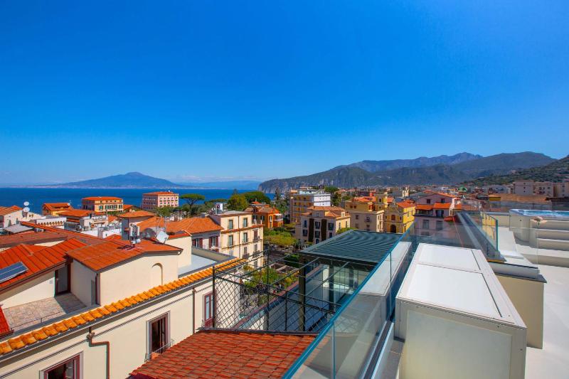 AMORE RENTALS - The Square Penthouse - image 31