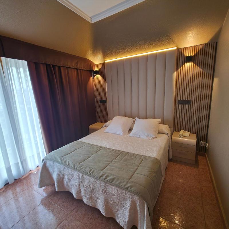 Double Room image 2