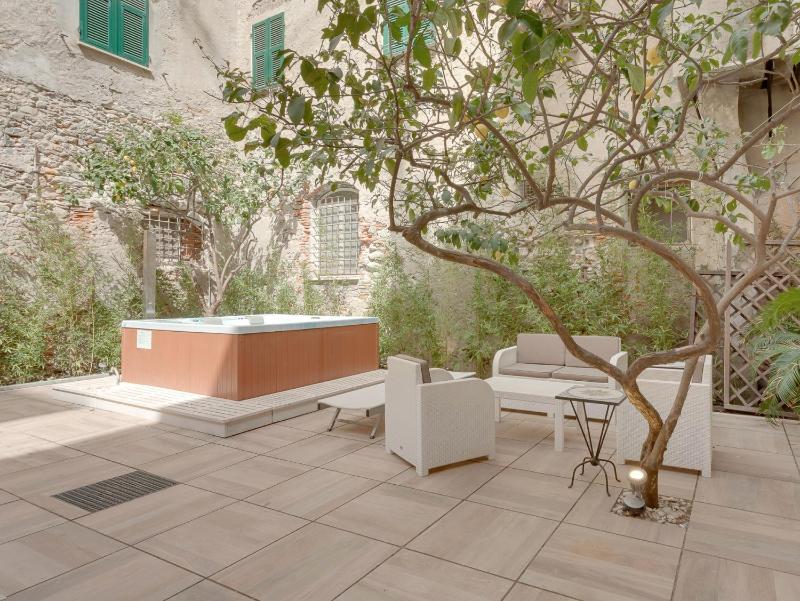 Hotel Medusa - image 11