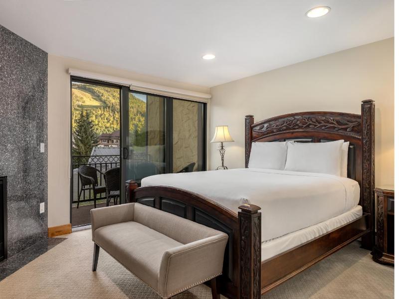Three-Bedroom Deluxe Apartment image 1