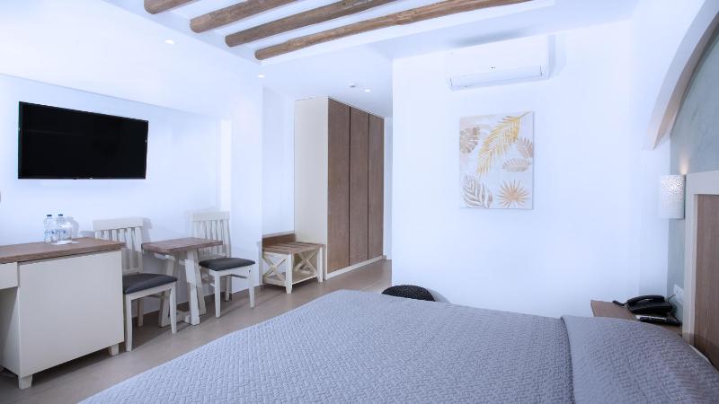 Deluxe Double Room with Whirlpool image 2