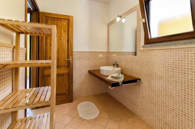 One-Bedroom Apartment image 3