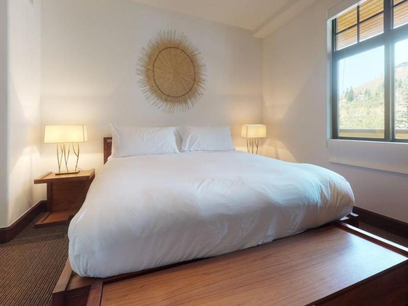 Three-Bedroom Superior Apartment image 4