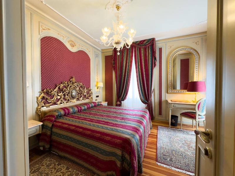 Suite with Lake View image 4